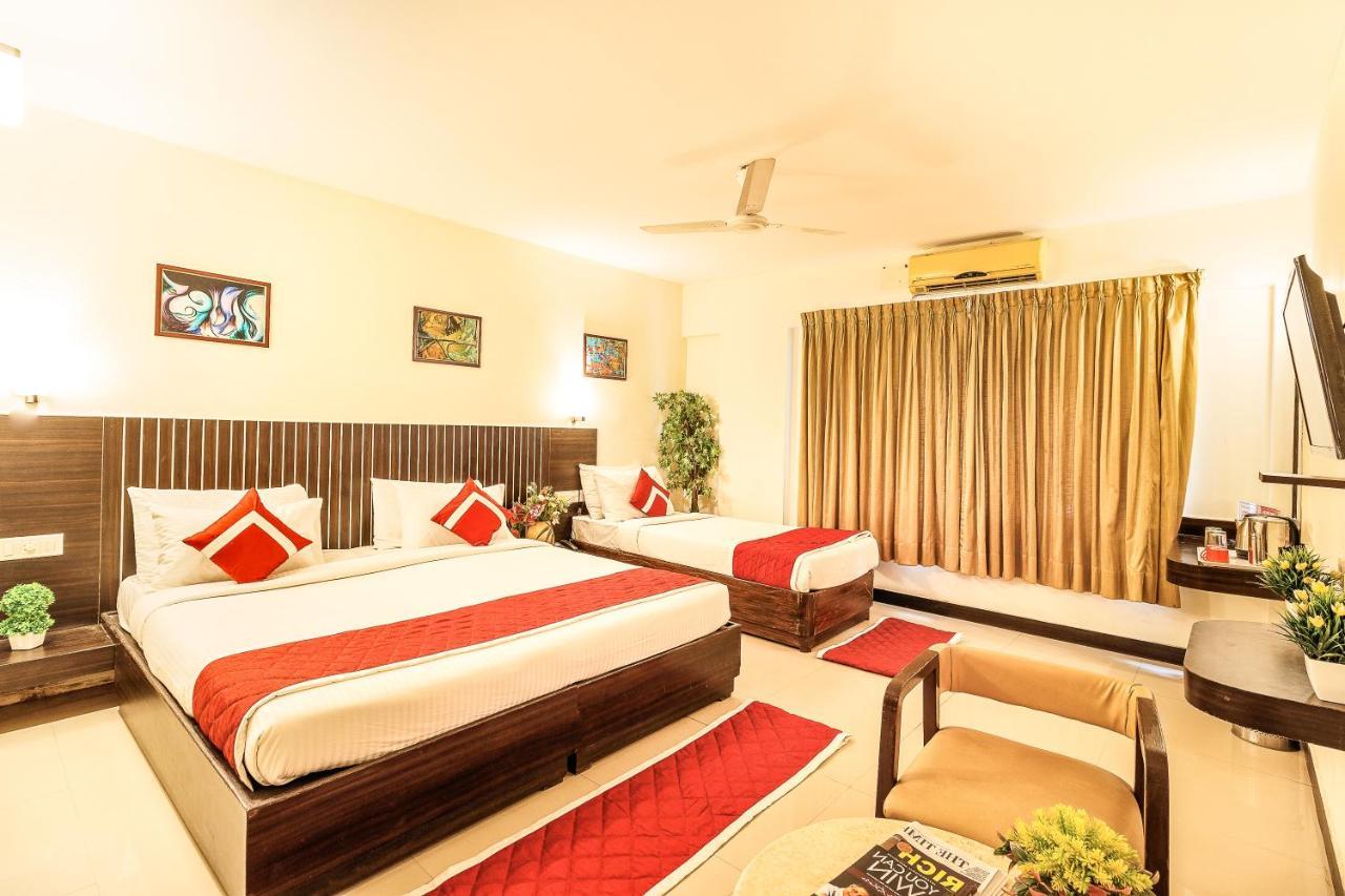 Octave Himalaya Monarch Hotel Bangalore Exterior photo