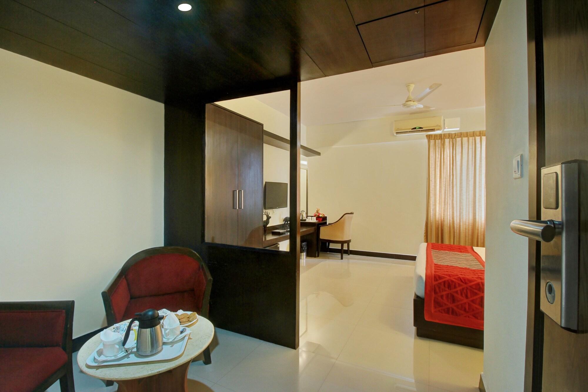 Octave Himalaya Monarch Hotel Bangalore Exterior photo